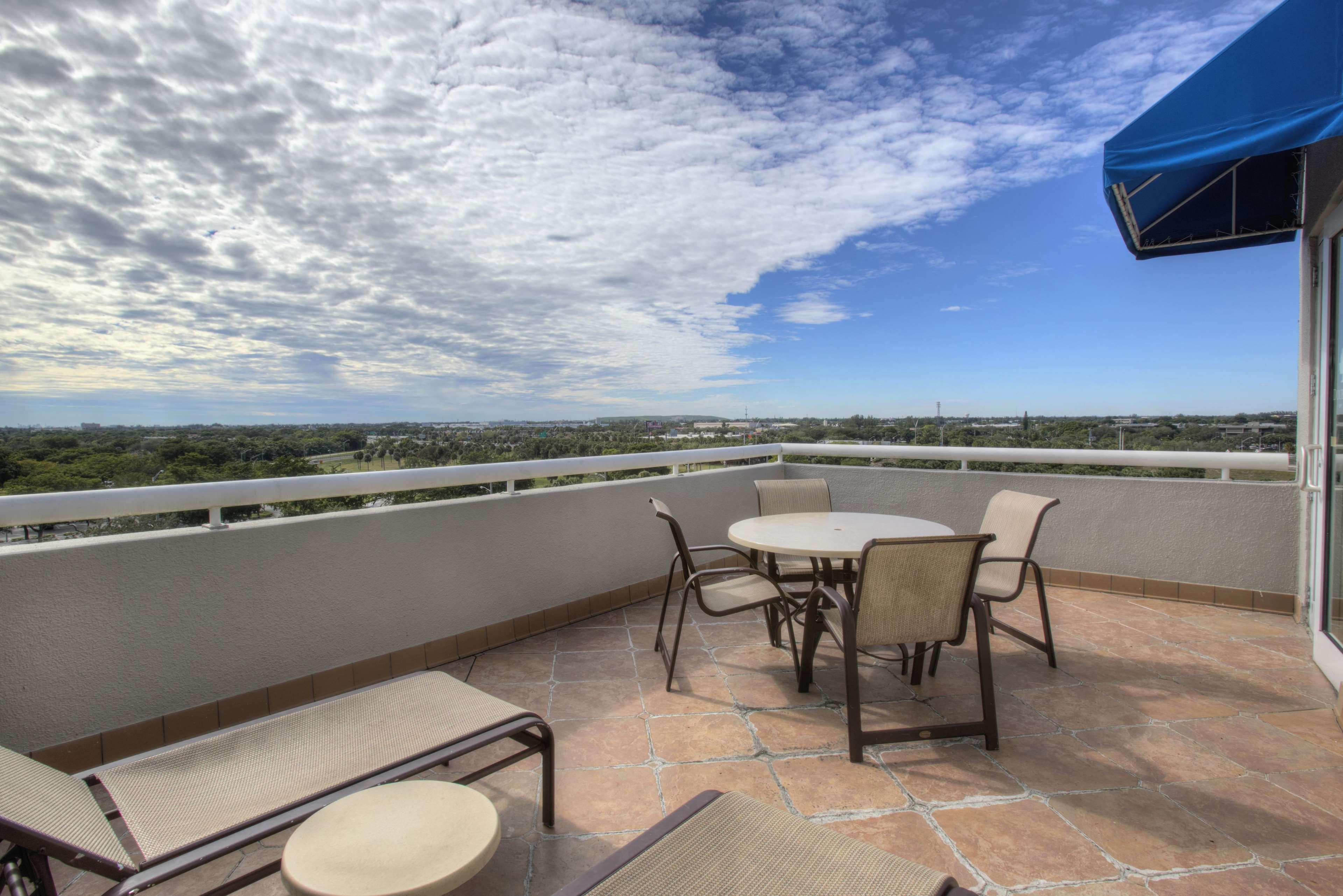 Doubletree By Hilton Hotel Deerfield Beach Boca Raton Exterior foto
