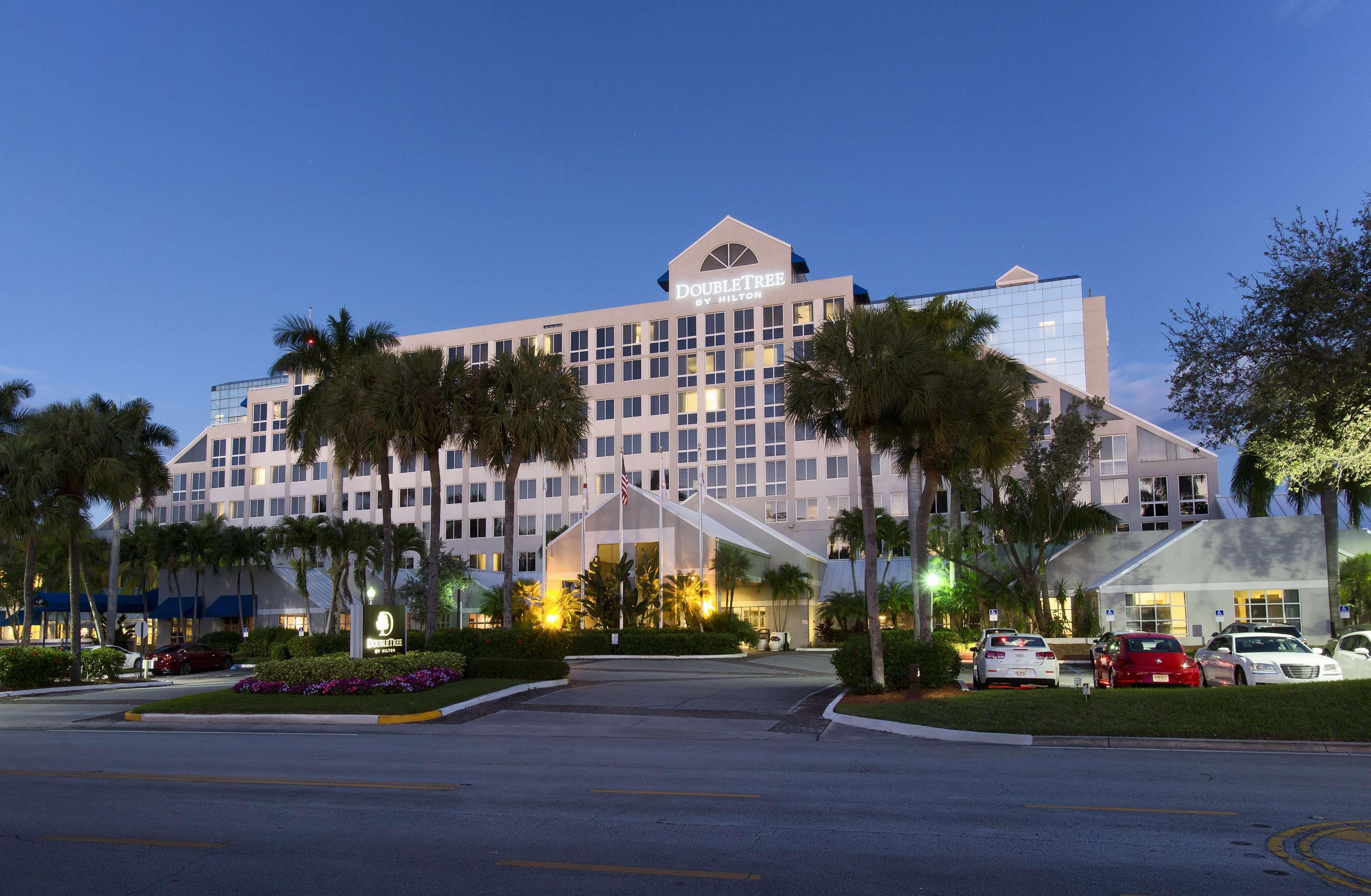 Doubletree By Hilton Hotel Deerfield Beach Boca Raton Exterior foto