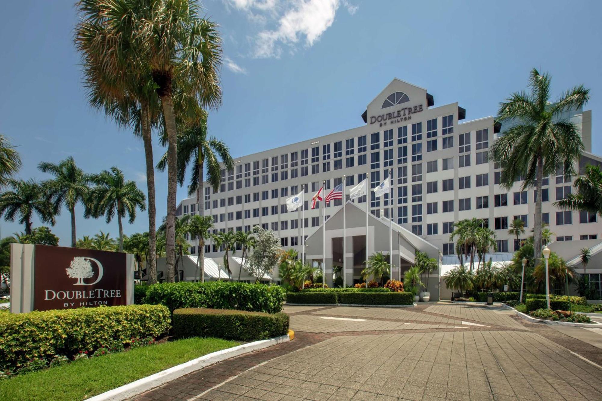Doubletree By Hilton Hotel Deerfield Beach Boca Raton Exterior foto