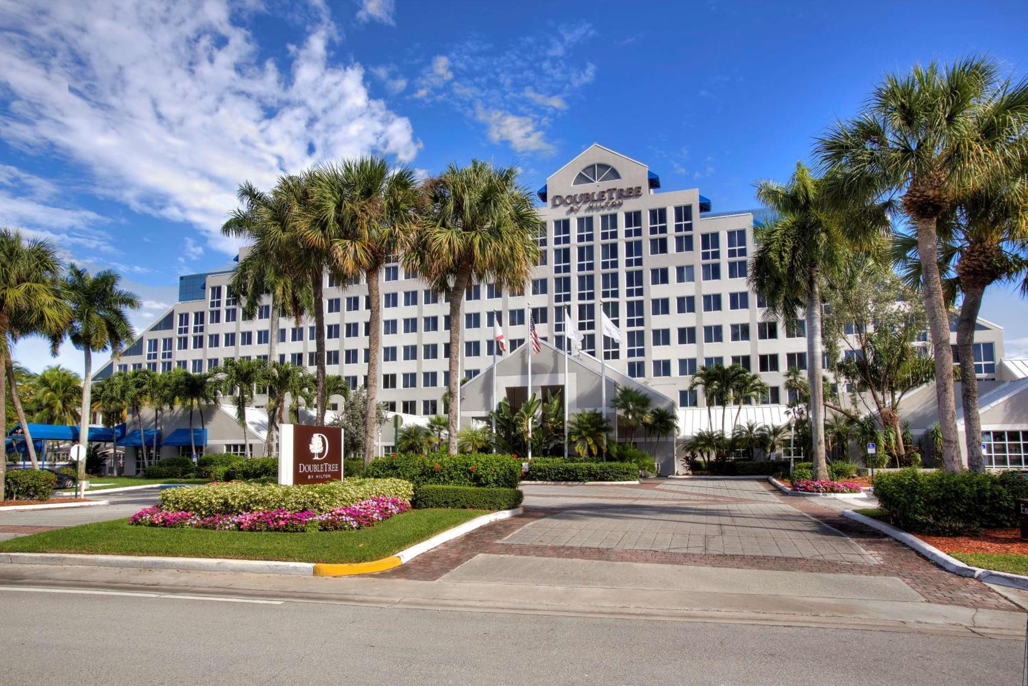 Doubletree By Hilton Hotel Deerfield Beach Boca Raton Exterior foto